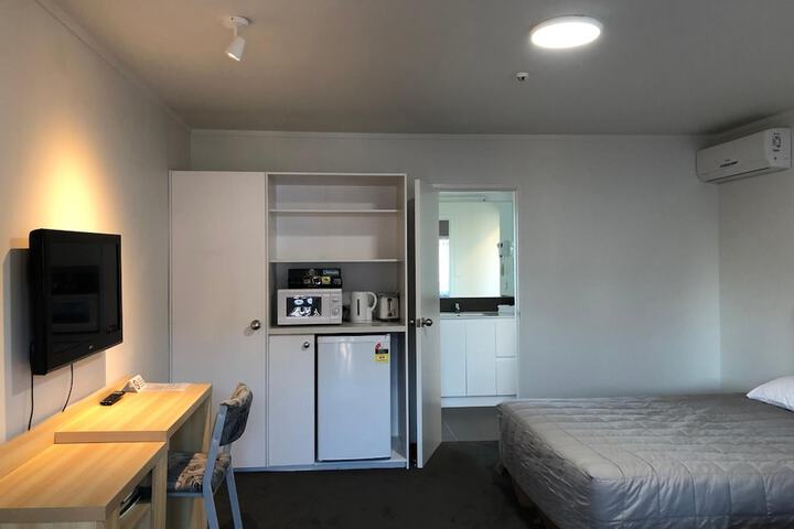 Room 16 of 39