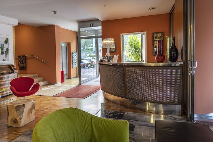 Guest Lobby