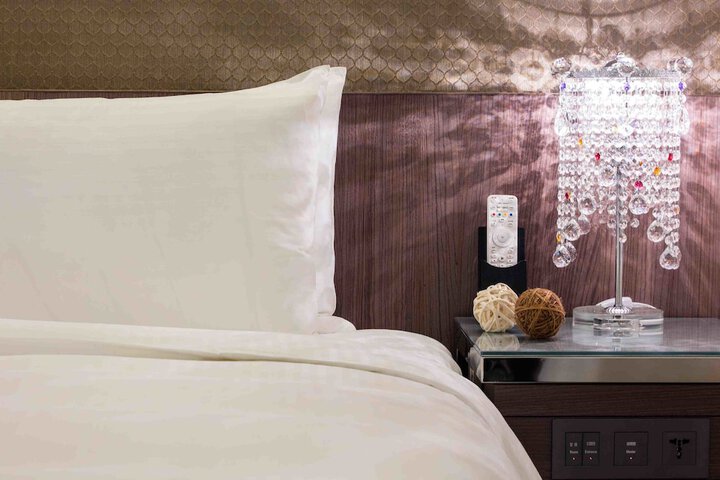 Room 10 of 60