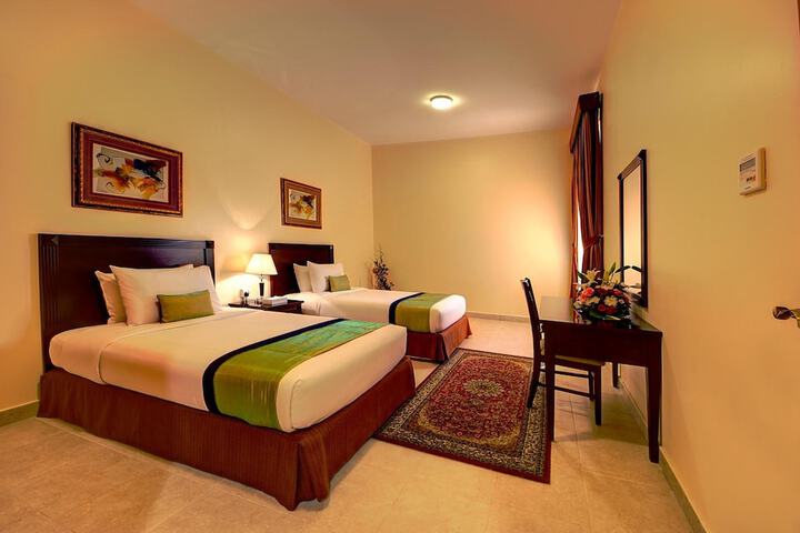 Room 6 of 37