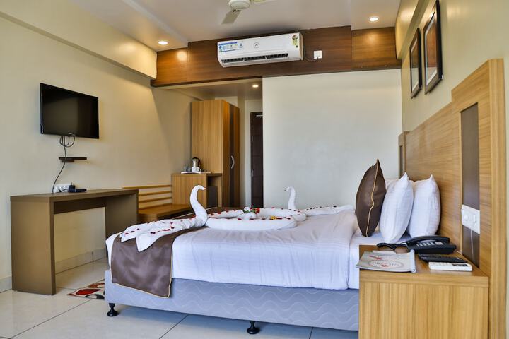 Room 16 of 33