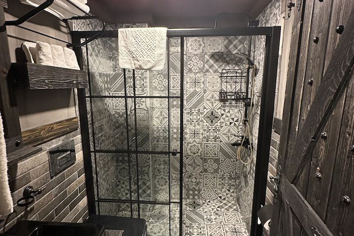 Room 41 of 76