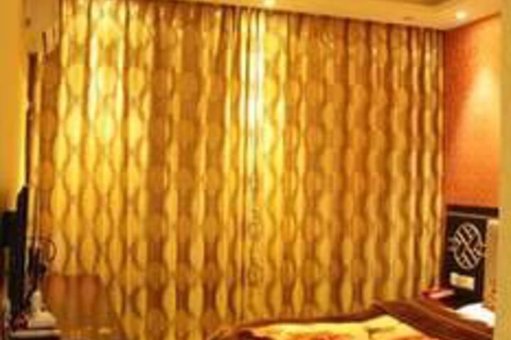 Room 8 of 62