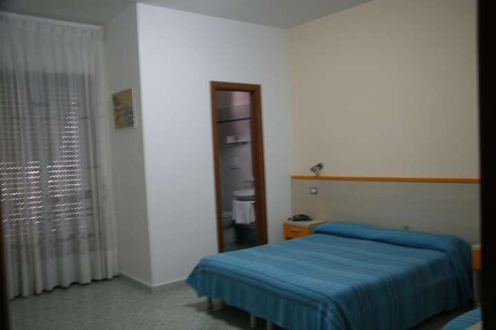 Room 15 of 36
