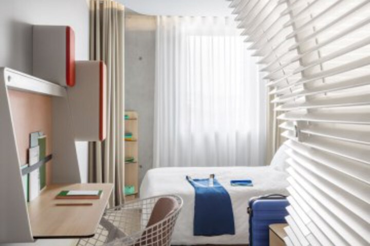 Room 7 of 34