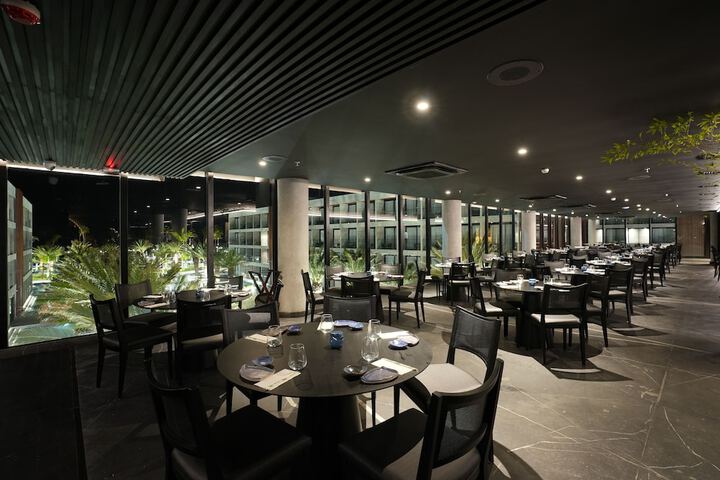 Dining 60 of 72