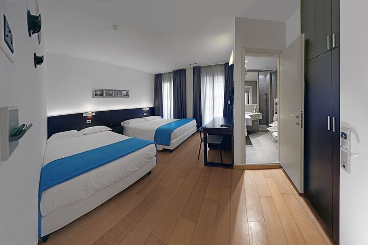 Room 32 of 92