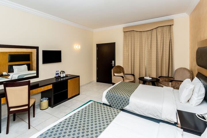 Room 9 of 63