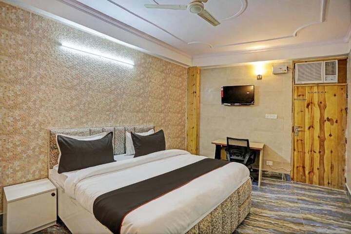 Room 3 of 15
