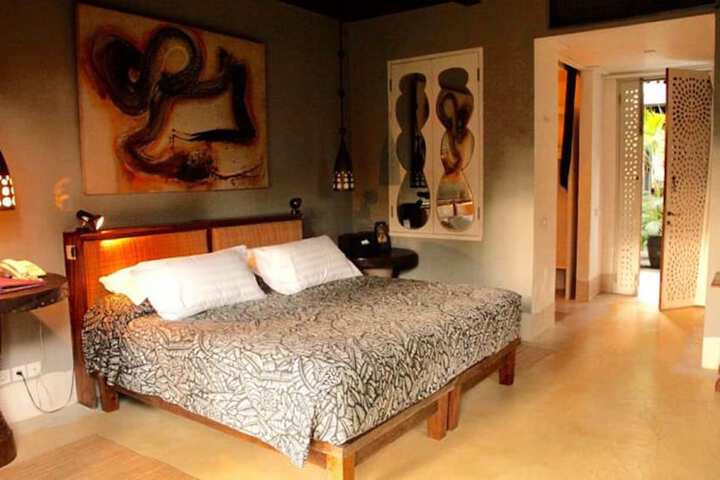 Room 15 of 65