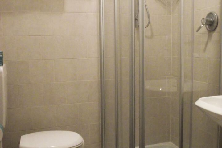 Room 60 of 114