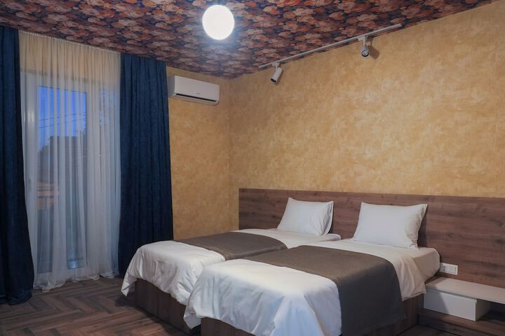 Room 14 of 36