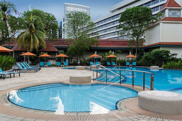 Pool Hotel