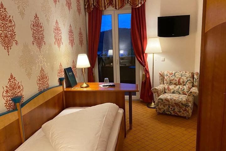 Room 34 of 62