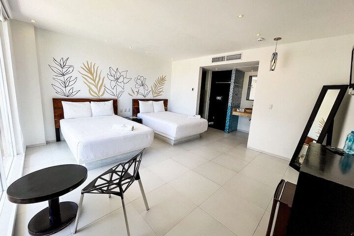 Room 27 of 126