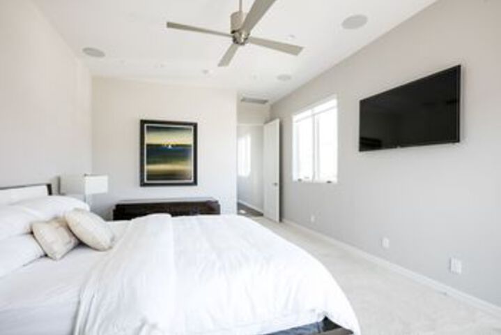 Photo of View Contemporary - Three Bedroom Home