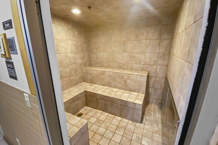 Room 14 of 35