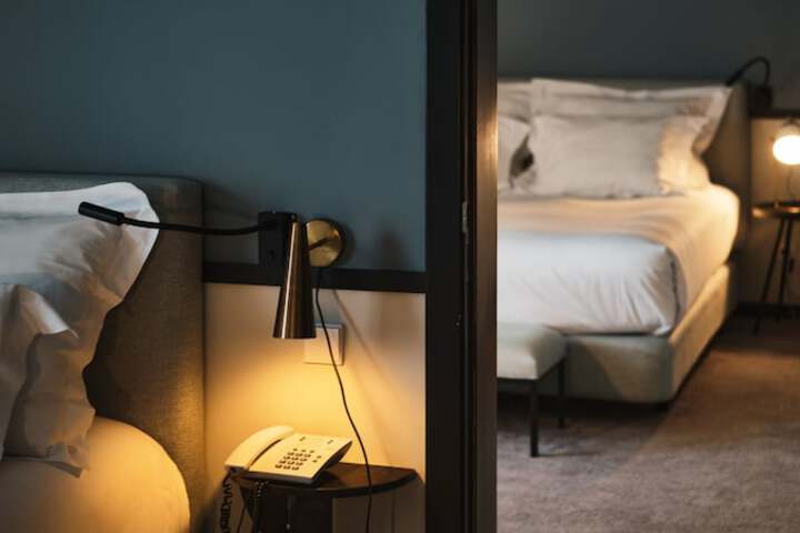 Room 27 of 157
