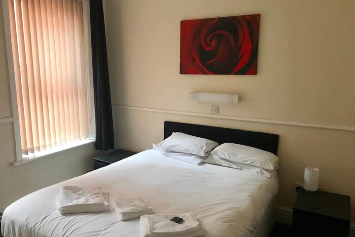 Room 13 of 22