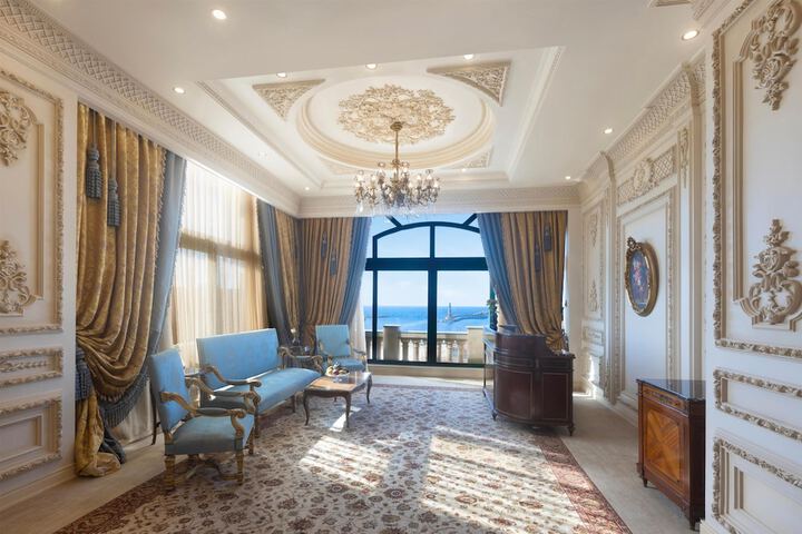 Room 44 of 79