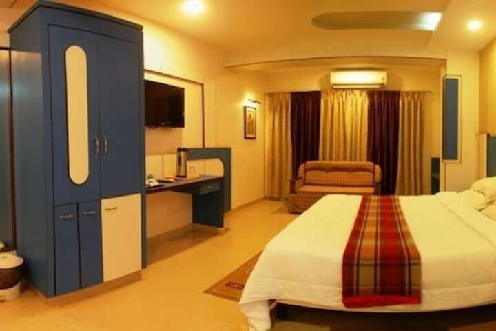 Room 4 of 14
