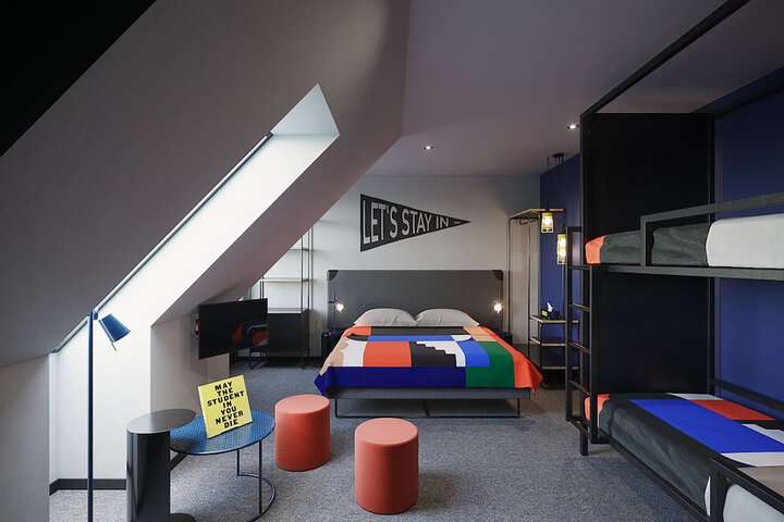 Room 4 of 146