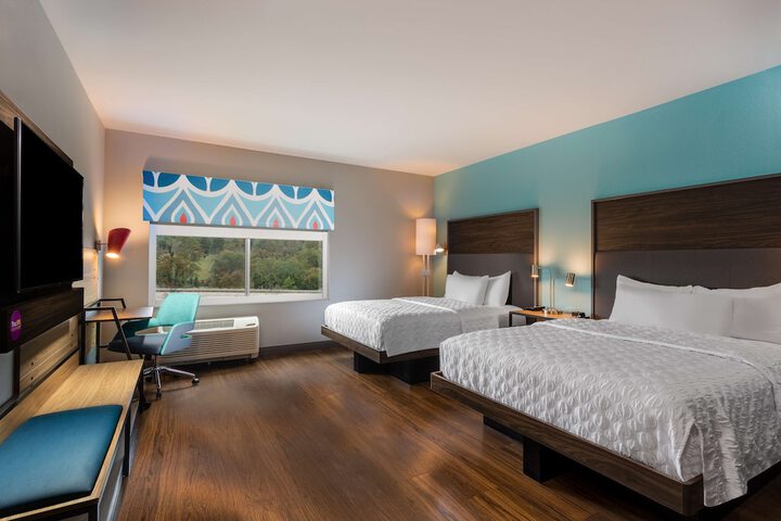 2 Queen Beds (9 of 9)