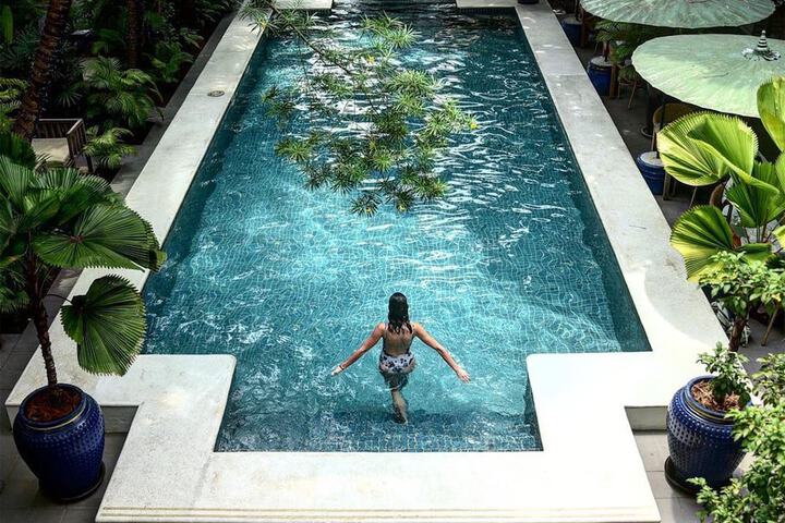 Pool 157 of 196