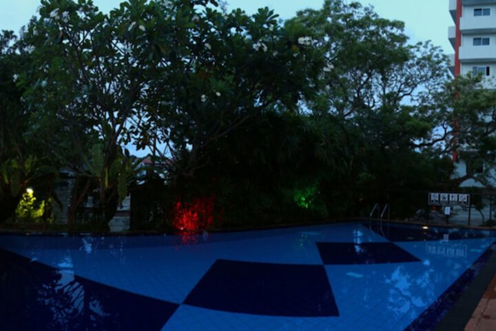Pools & Facilities
