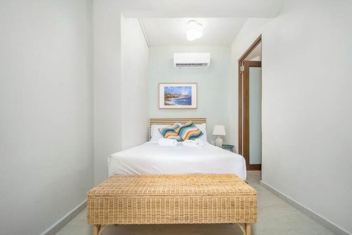 Room 5 of 25