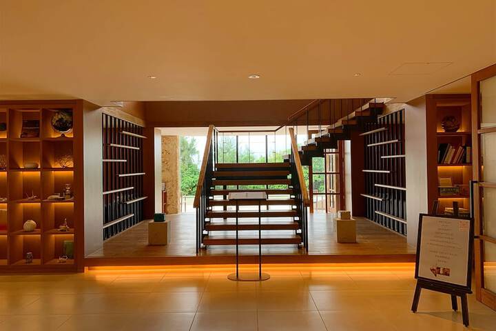 Hotel Interior 7 of 152