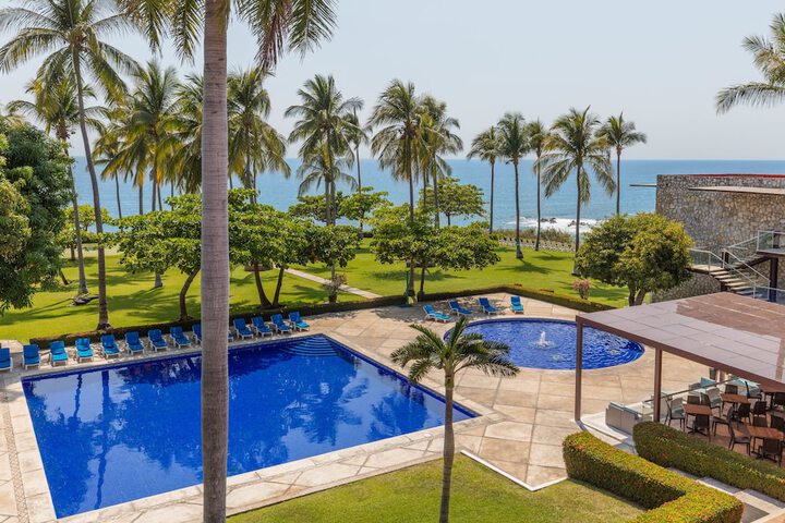 Pools & Facilities