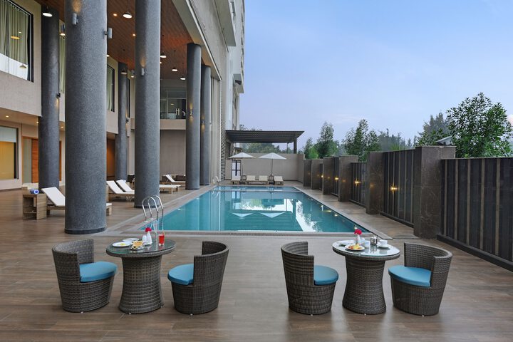 Sundeck 31 of 31