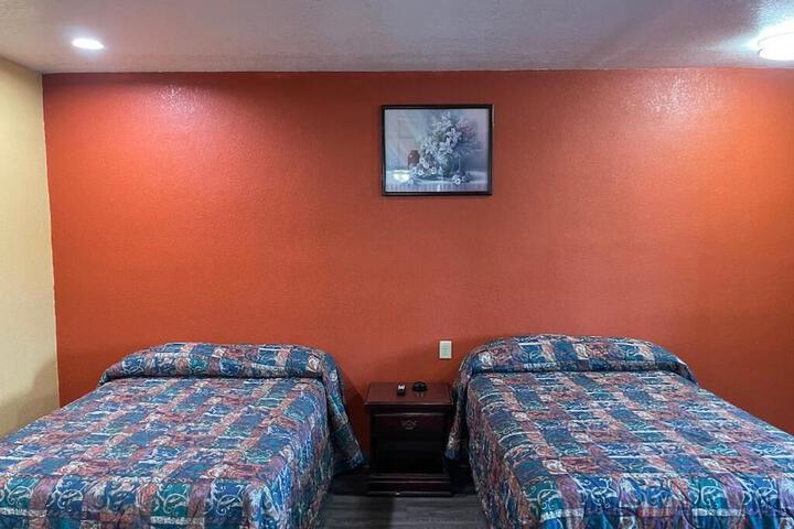 Room 8 of 11