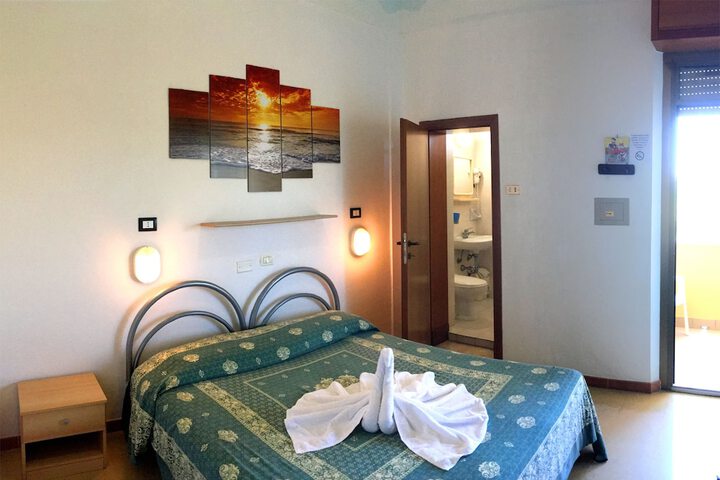 Room 7 of 30