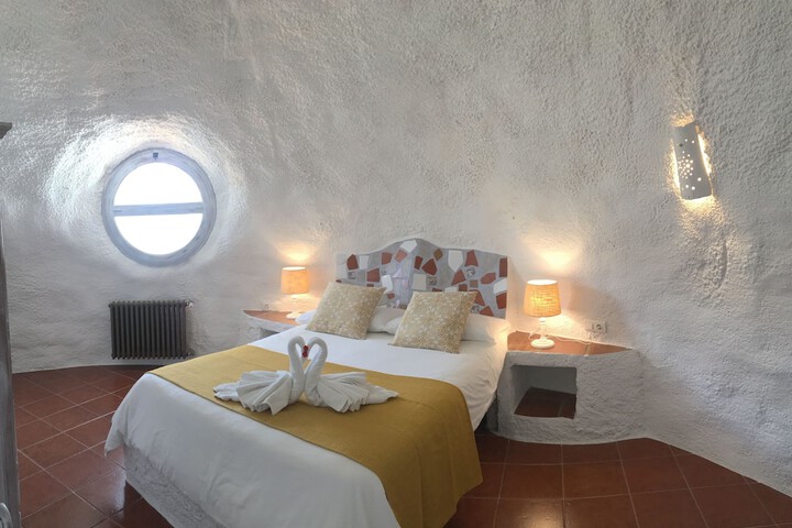 Room 4 of 120