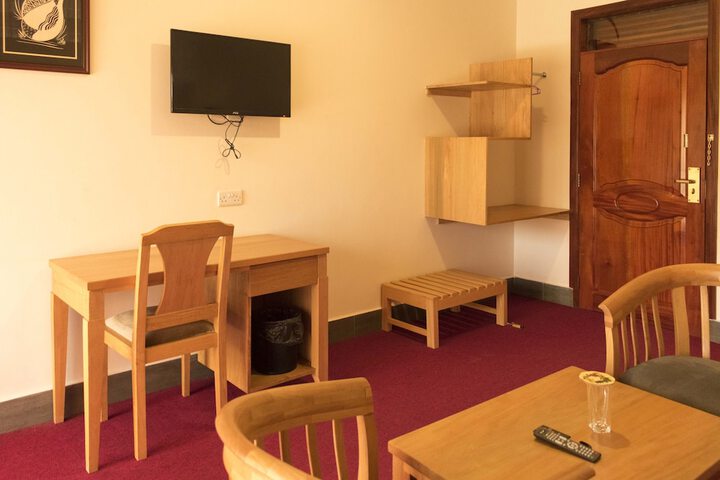 Room 37 of 114
