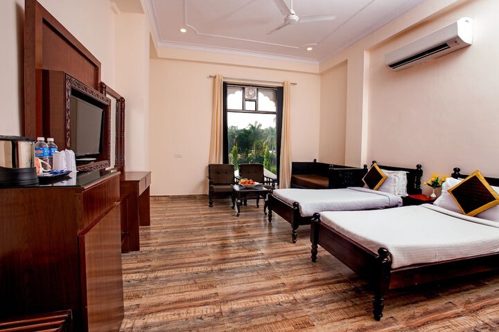 Room 12 of 92