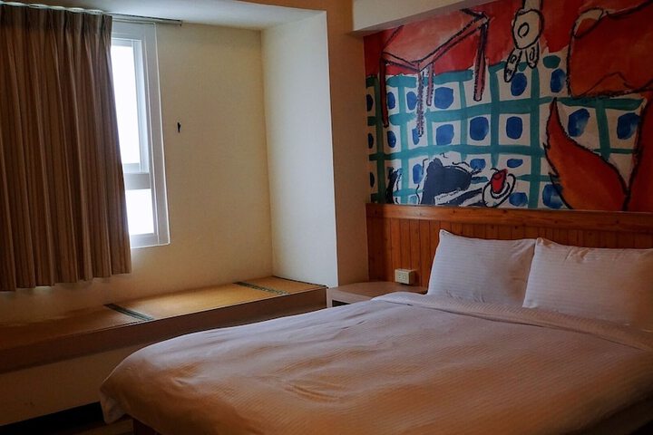 Room 28 of 53
