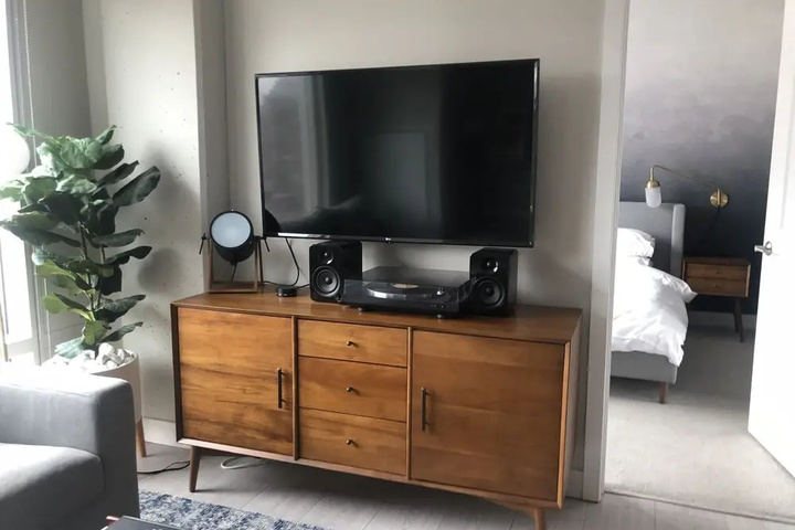 Room 4 of 13