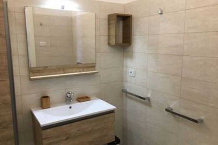 Room 10 of 64