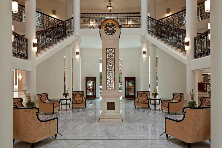 Entrance & Lobby
