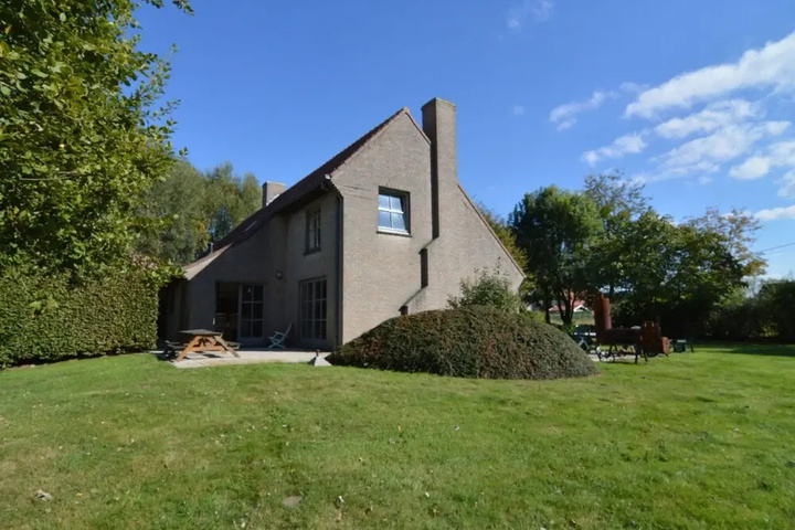 Spacious Holiday Home in Ichtegem With Garden