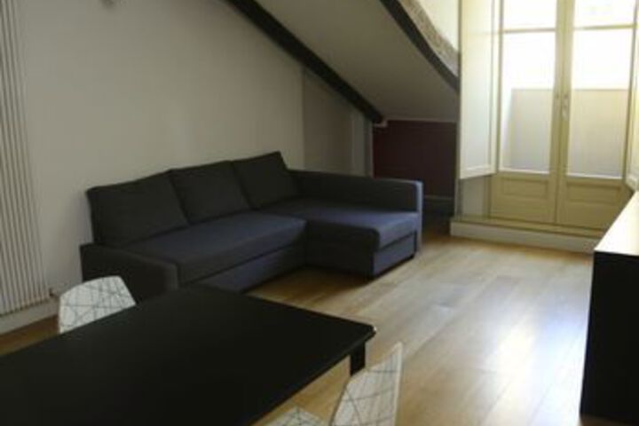 Room 9 of 10