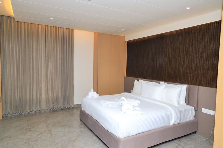 Room 12 of 15