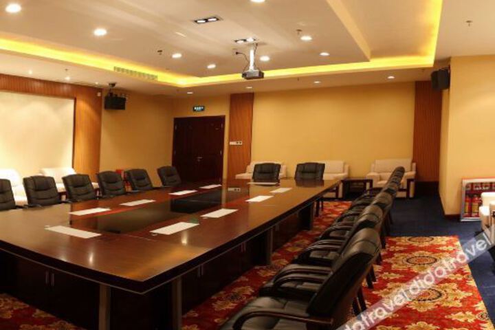 Room 3 of 20