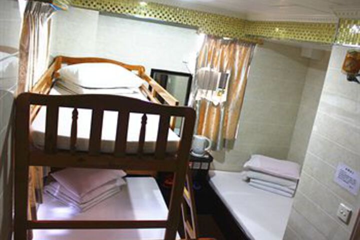 Room 28 of 44
