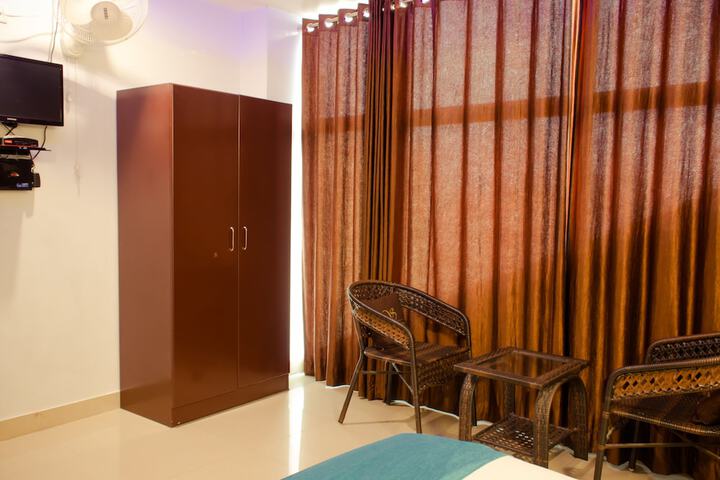 Room 14 of 25