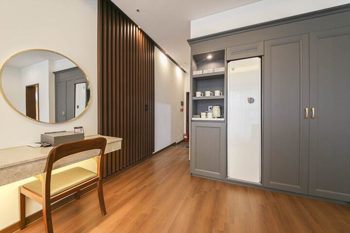 Room 44 of 77