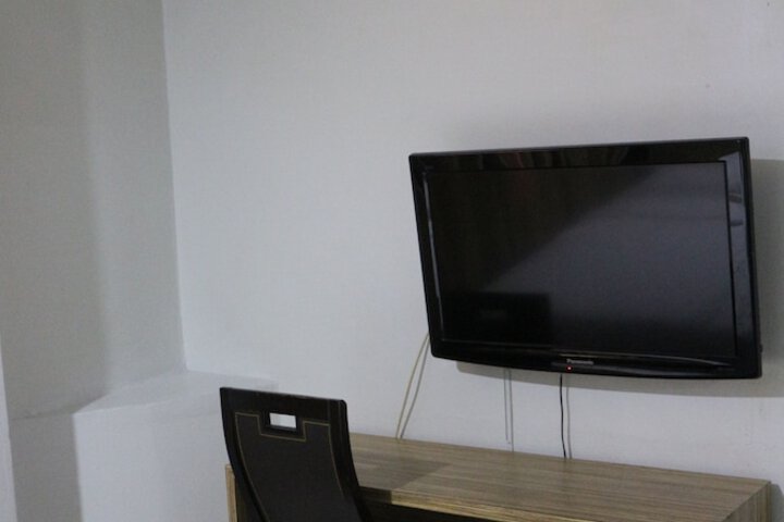 Room 6 of 71